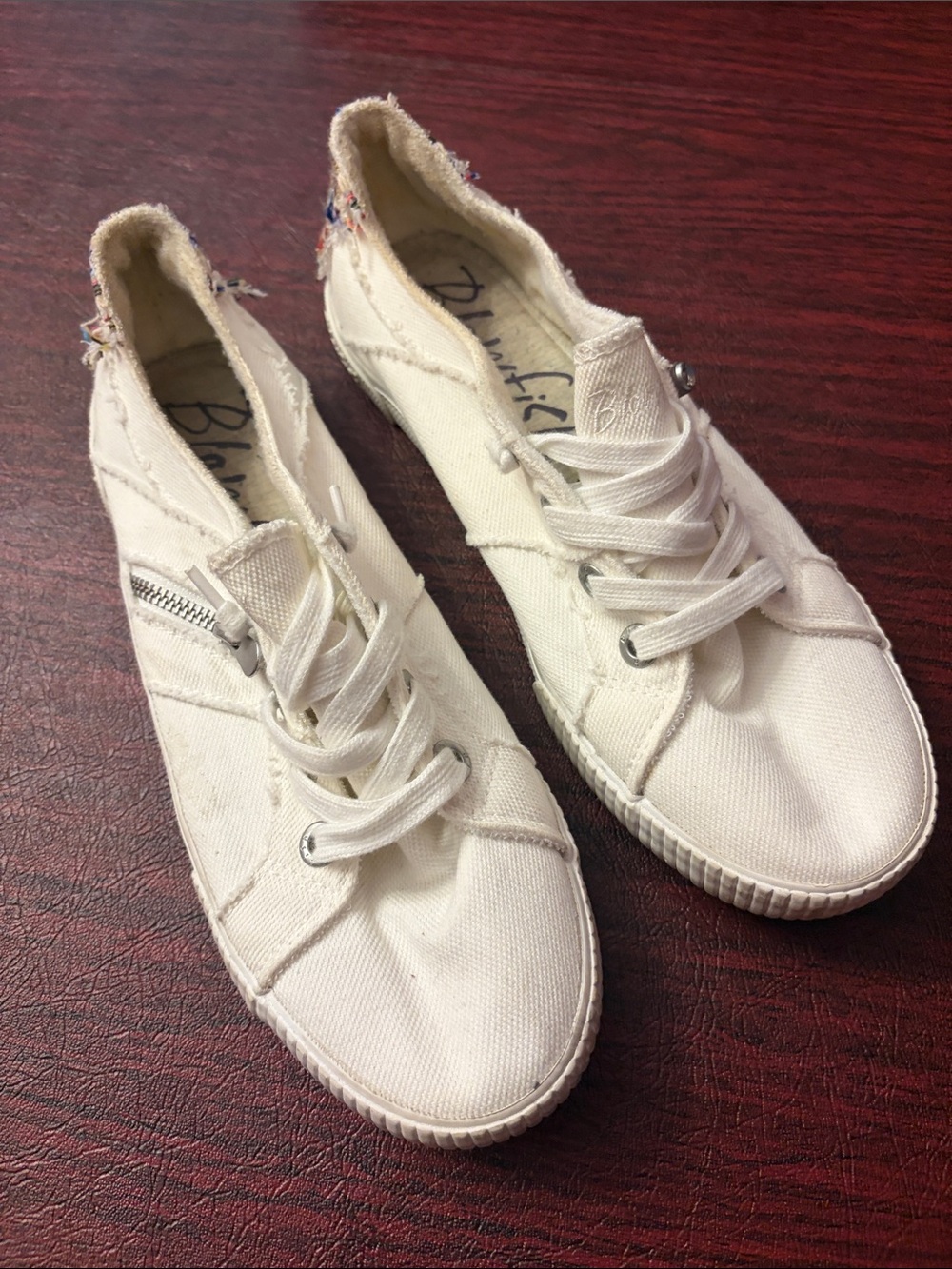 Blowfish Cream Canvas Lace-Up Slip-On Sneakers